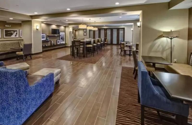 Hampton Inn Indianola Eksteriør billede